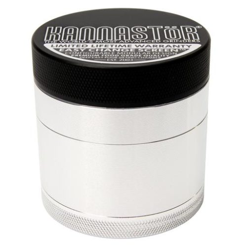 Kannastor’s four-piece grinder features a magnetic airtight lid and grooved external edges for secure grip. The drop-through holes ensures that only the right sized ground dried flower fall into the container.